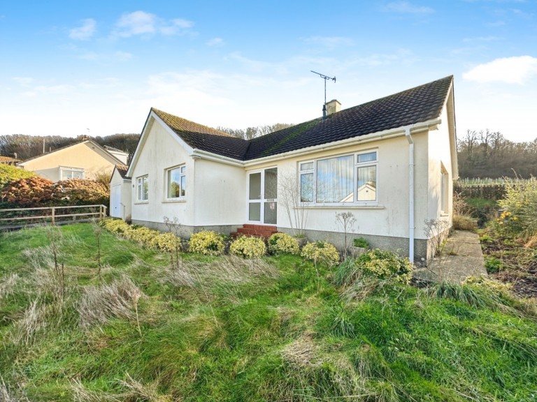 Helston, Three bed detached bungalow with no chain