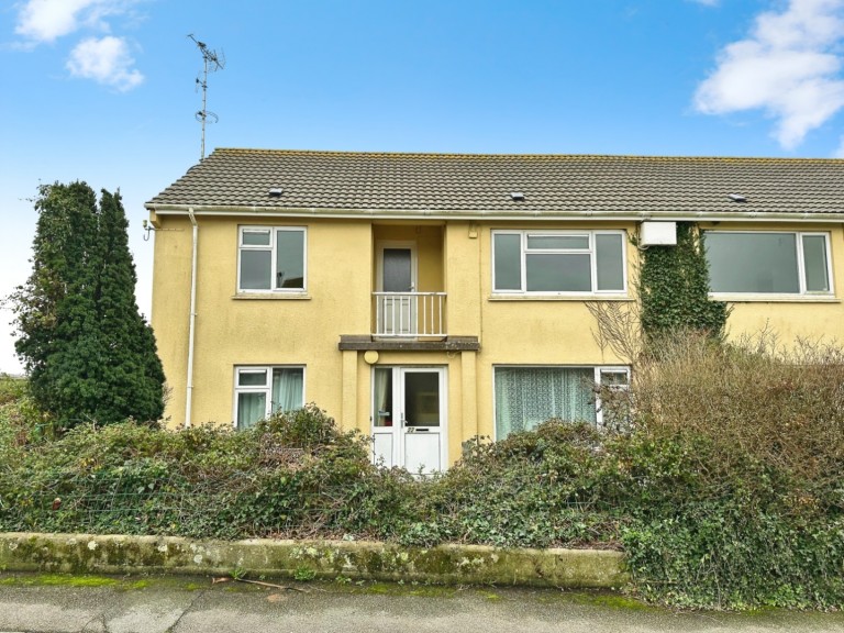 Helston, Two bedroom first floor flat
