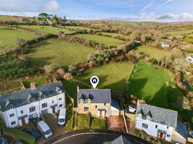 Nancledra, Well proportioned family home