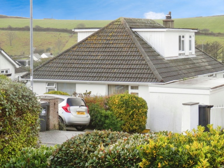 Porthleven, Four bed home a short walk from harbour