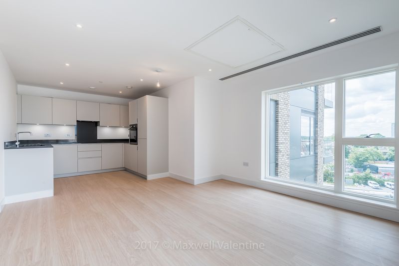 ****CHAIN FREE****Cherry Orchard Road, Croydon