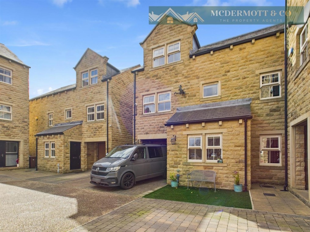 Bowler Way, Greenfield, Saddleworth