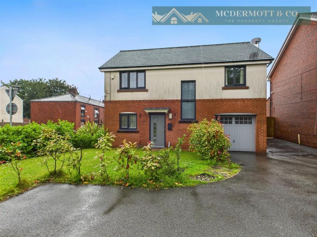 Olive Crescent, Chadderton