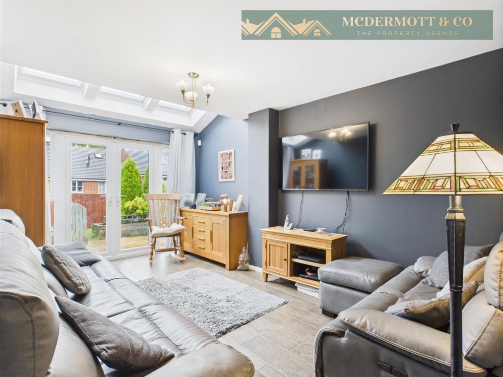 Olive Crescent, Chadderton