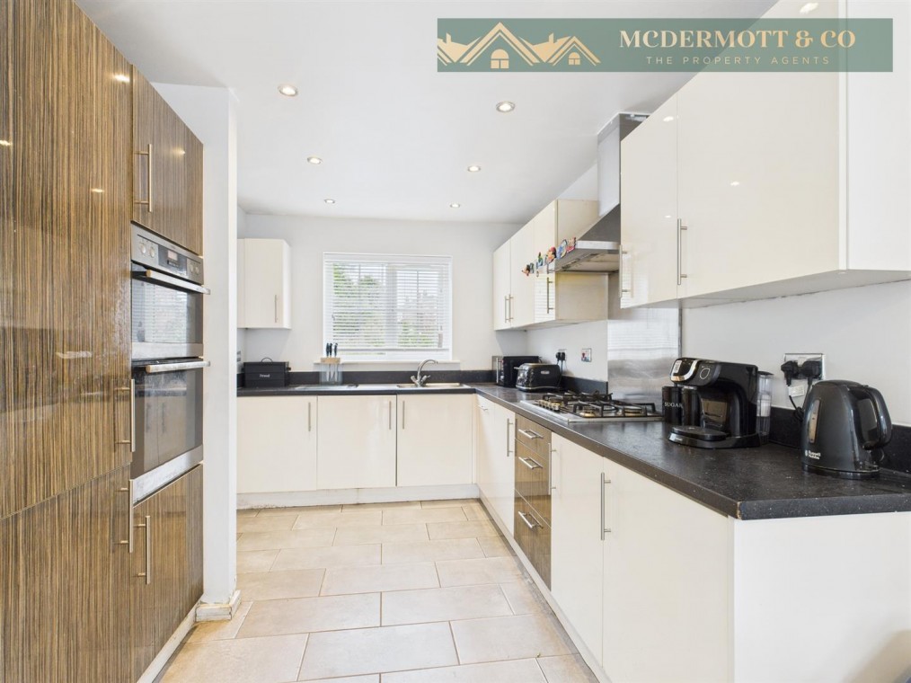 Olive Crescent, Chadderton