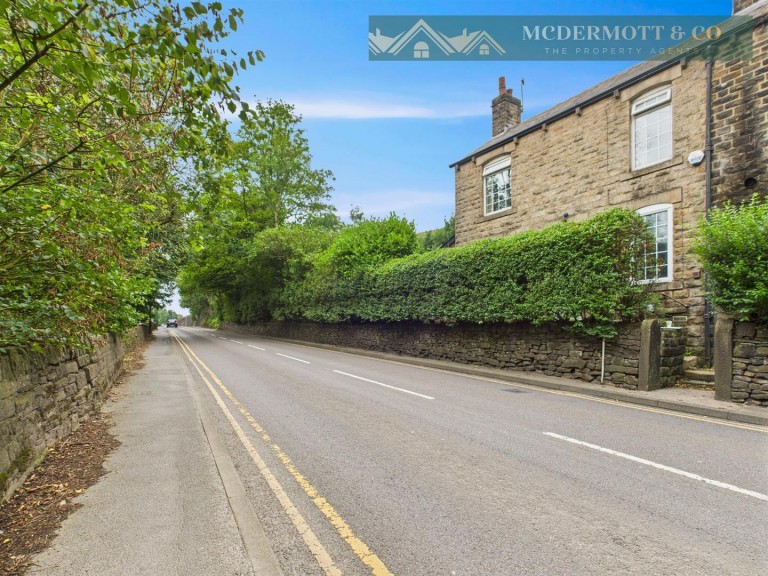 Oldham Road, Uppermill, Saddleworth