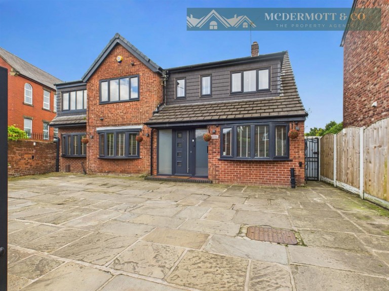 Ashton Road, Woodhouses