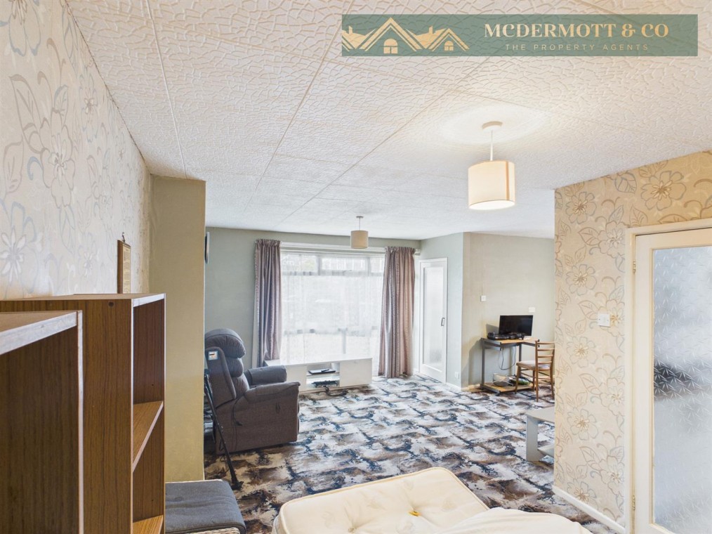 Ely Crescent, Failsworth