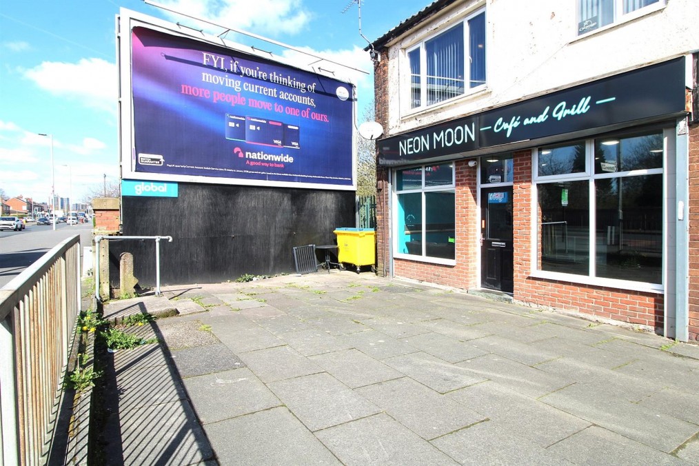 Hollinwood Avenue, Manchester