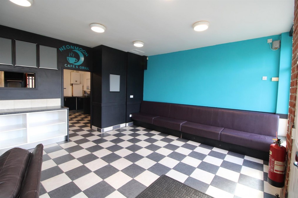 Hollinwood Avenue, Manchester