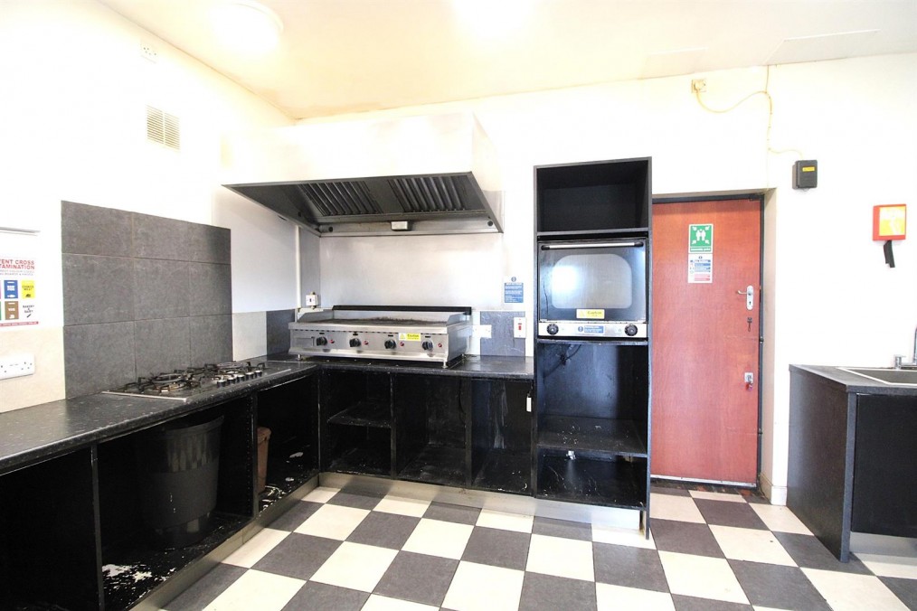 Hollinwood Avenue, Manchester