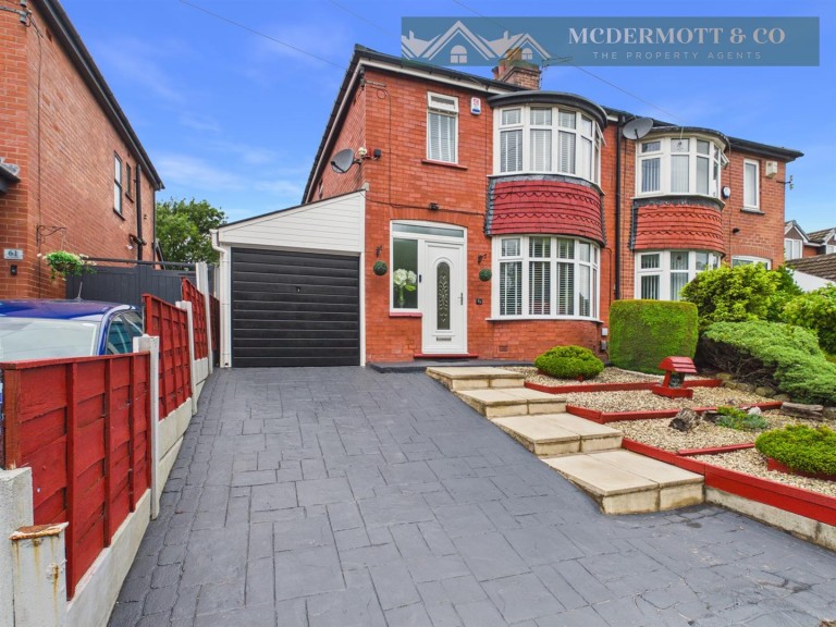 Broadway, Failsworth