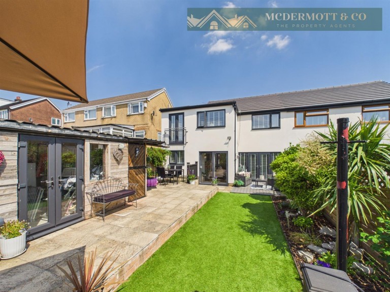 Den Hill Drive, Springhead, Oldham