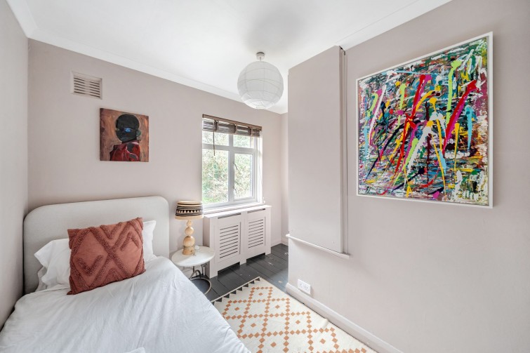 6 Burnell Avenue, Richmond