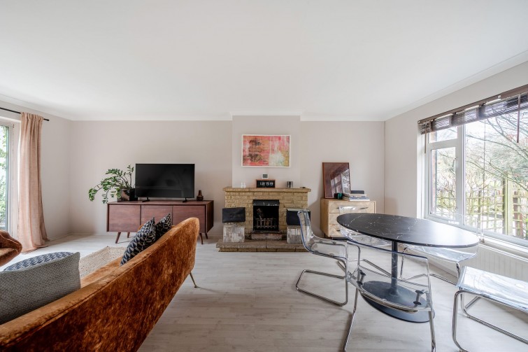 6 Burnell Avenue, Richmond