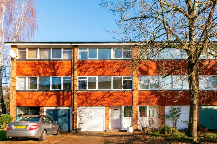 27 Kingfisher Drive, Richmond
