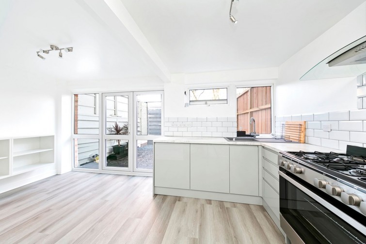27 Kingfisher Drive, Richmond
