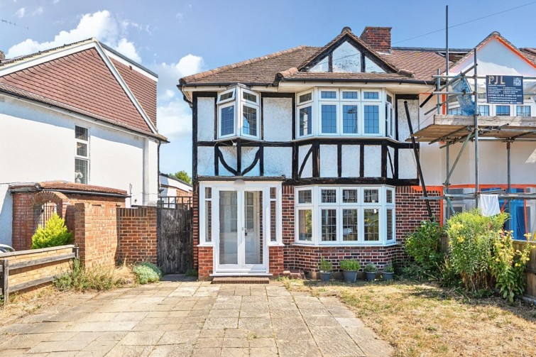 105 Barnfield Avenue, Kingston Upon Thames