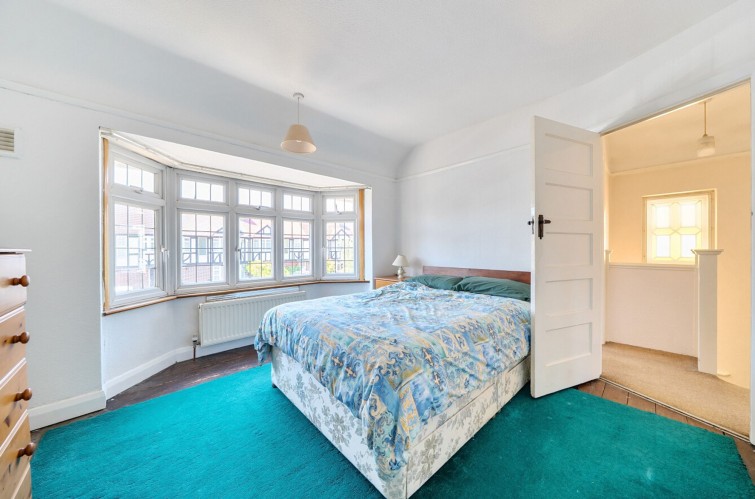 105 Barnfield Avenue, Kingston Upon Thames