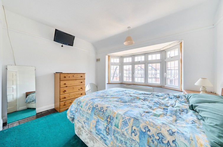 105 Barnfield Avenue, Kingston Upon Thames