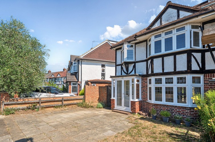 105 Barnfield Avenue, Kingston Upon Thames