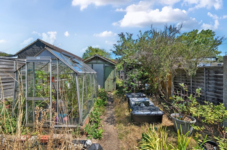105 Barnfield Avenue, Kingston Upon Thames