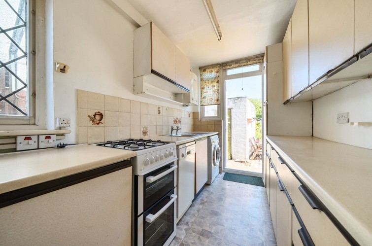 105 Barnfield Avenue, Kingston Upon Thames