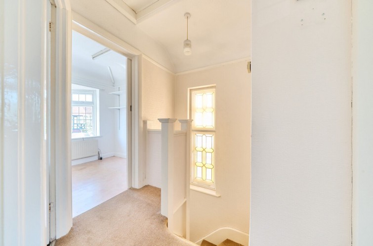 105 Barnfield Avenue, Kingston Upon Thames