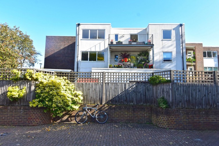 Flat 12, Meadowview Ashburnham Road, Richmond