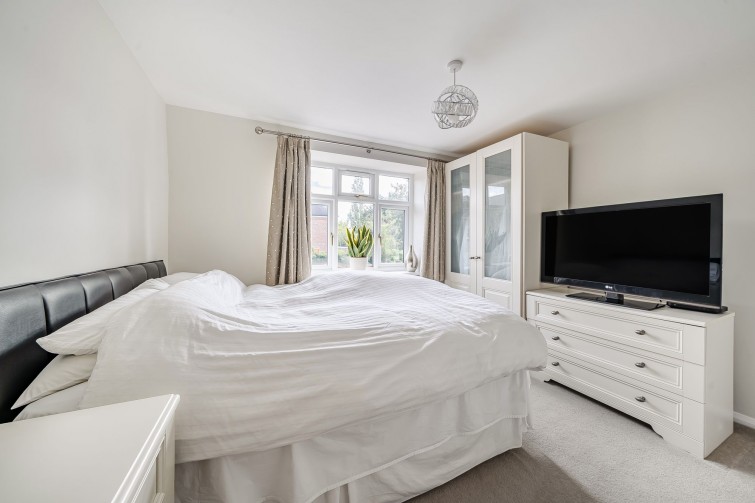 25 Latchmere Close, Richmond