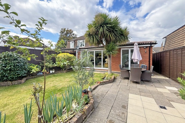 25 Latchmere Close, Richmond