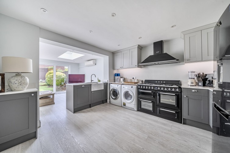 25 Latchmere Close, Richmond