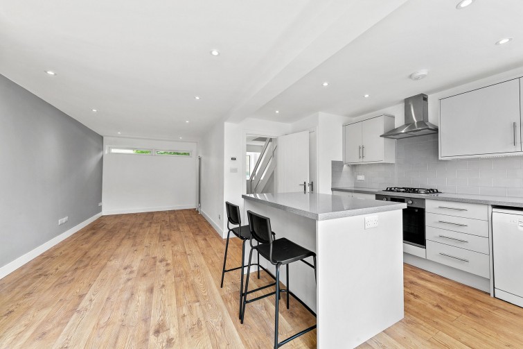 6 Perryfield Way, Richmond