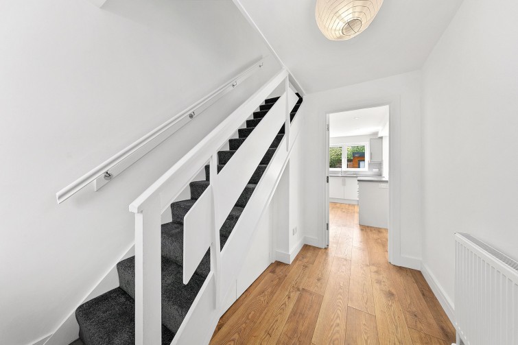 6 Perryfield Way, Richmond