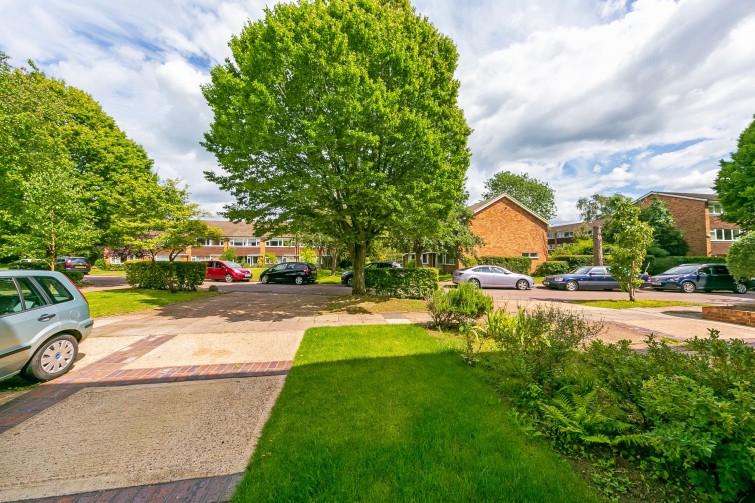6 Perryfield Way, Richmond