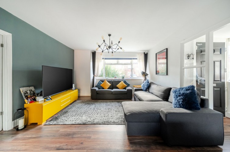 12 Simpson Road, Richmond