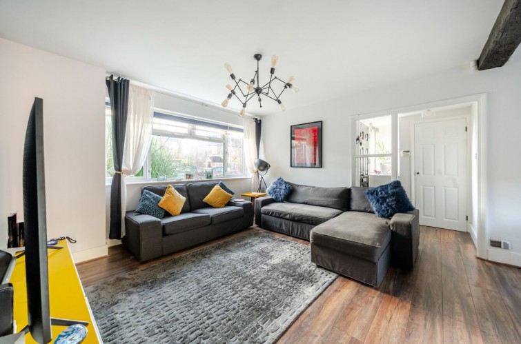 12 Simpson Road, Richmond