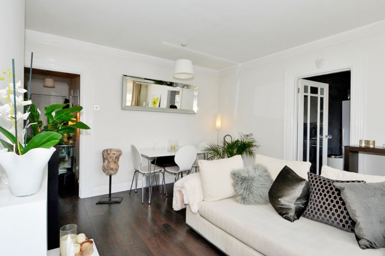 4 Abbotts Mead Craig Road, Richmond