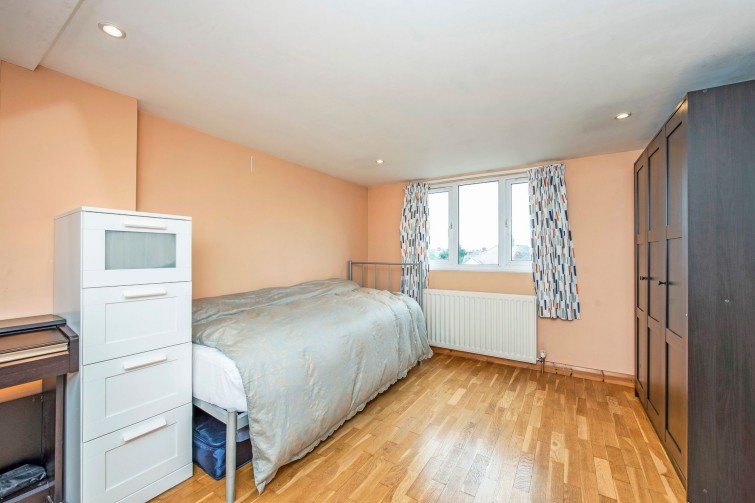 126 Barnfield Avenue, Kingston Upon Thames