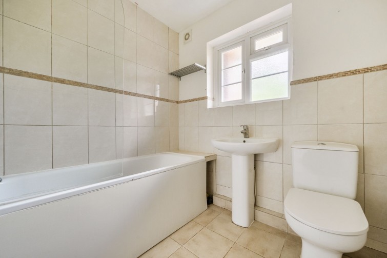 16 Wilmer Crescent, Kingston Upon Thames
