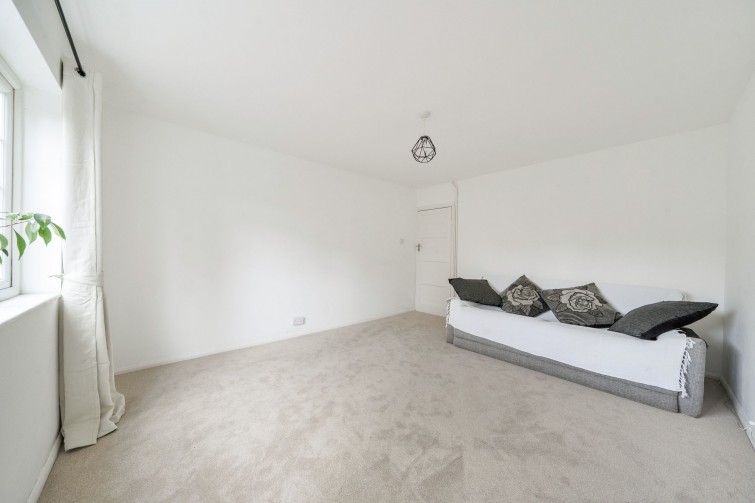 16 Wilmer Crescent, Kingston Upon Thames
