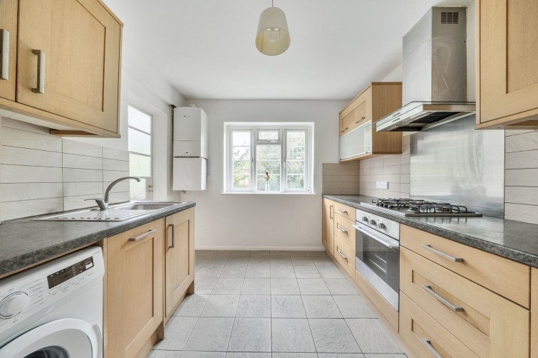 16 Wilmer Crescent, Kingston Upon Thames