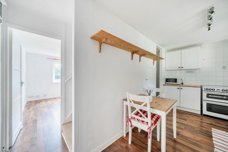 7 Cave Road, Richmond