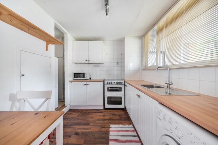 7 Cave Road, Richmond