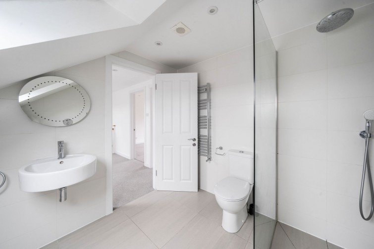 44 Kelvedon Close, Kingston Upon Thames