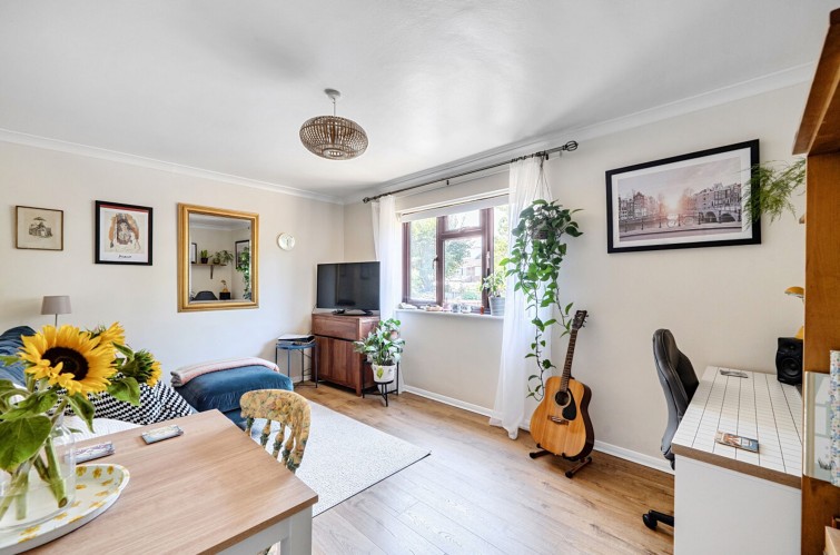 Flat 2, Parkside Court, 34 Wingfield Road