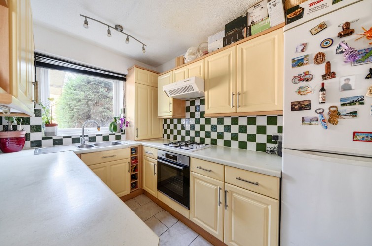 49 Perryfield Way, Richmond