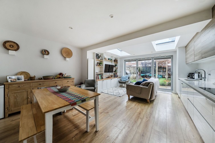 19 Perryfield Way, Richmond