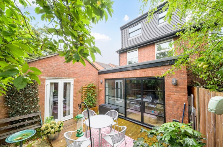 13 Locksmeade Road, Richmond