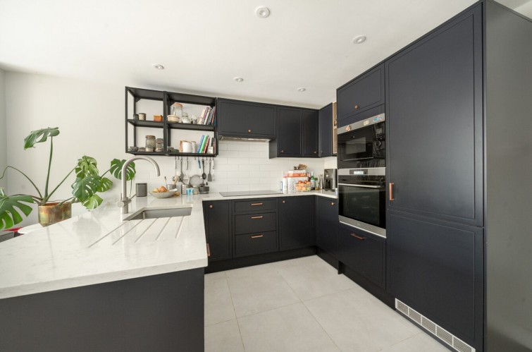 13 Locksmeade Road, Richmond